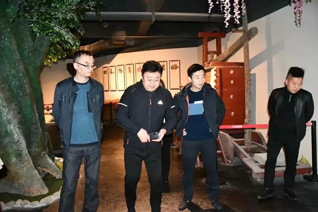 华贵集团与吉马集团合作发展,联手合作!(图4) 华贵集团与吉马集团合作发展,联手合作!(图4)